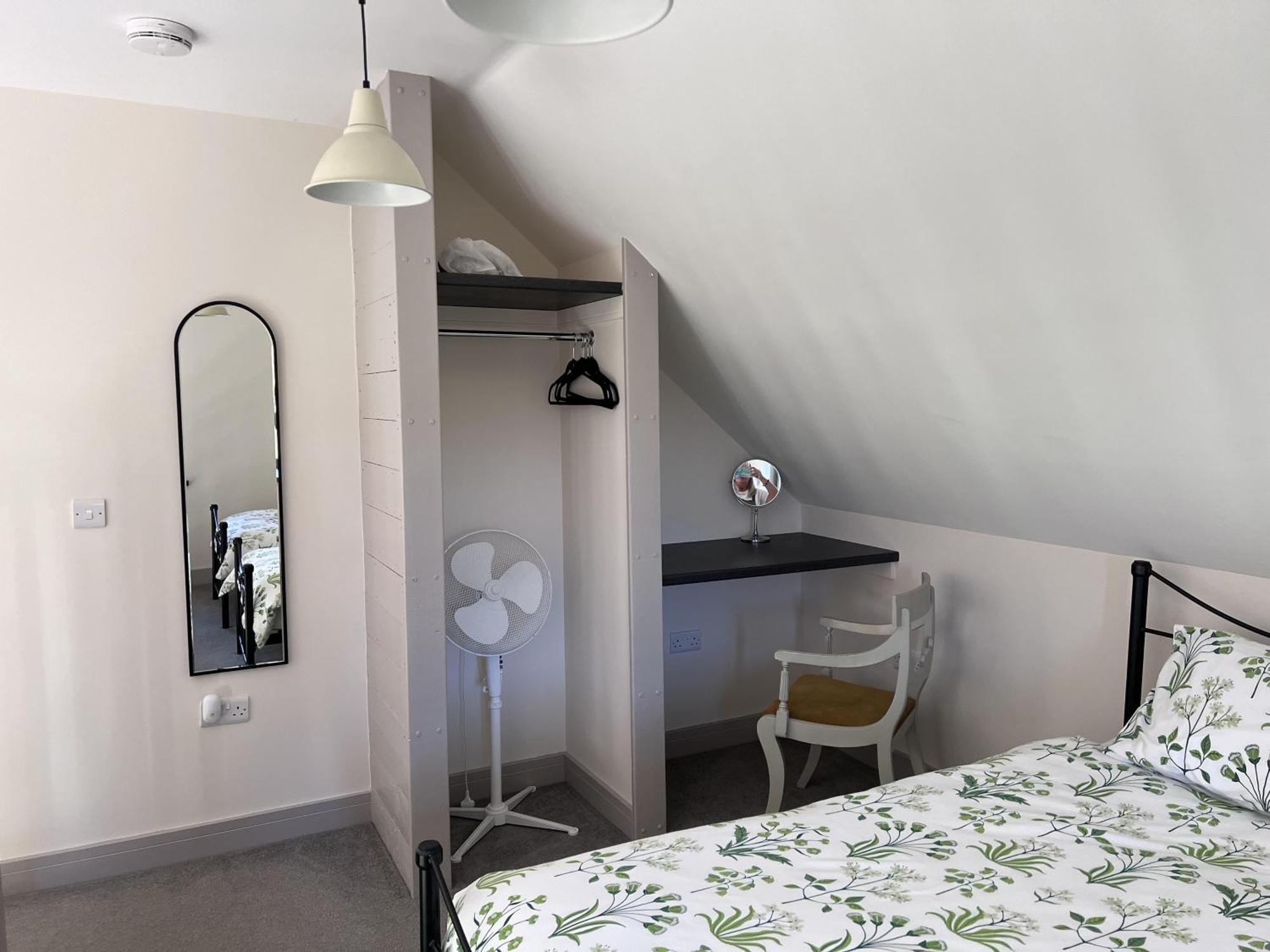 Poachers Hut - Captivating 1-Bed Cottage Shorwell Dış mekan fotoğraf